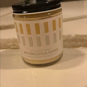Bath & Body Works Butterscotch Toffee Candle, 7 oz
